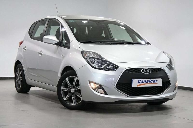 Usado Hyundai ix20 90 CV (66 kW) 2017 Gris Utilitario