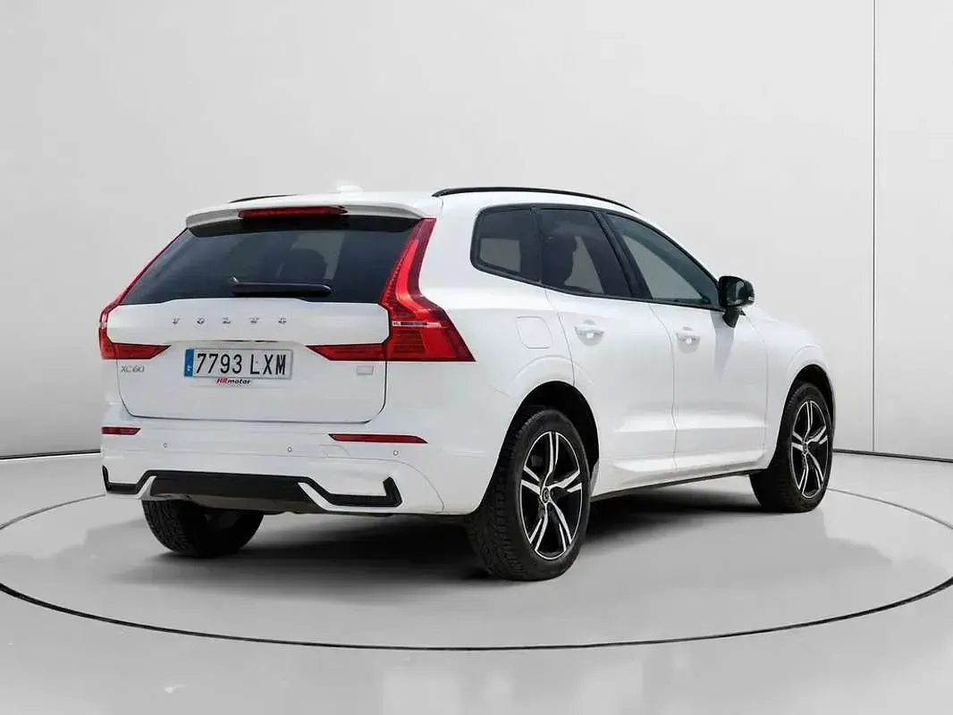 Usado Volvo XC60 Plus 351 CV (258 kW) 2022 Blanco SUV