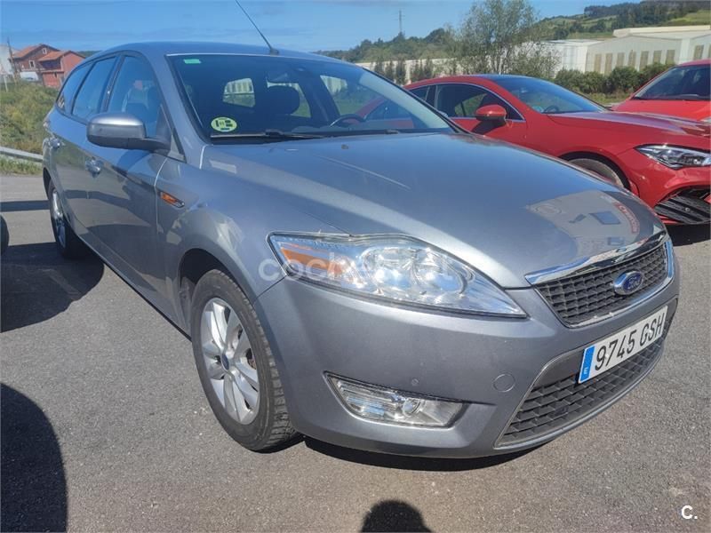 Gris / plata Usado 2009 Ford Mondeo Trend Familiar | 5900 € (Un poco caro) - Imagen 1/4