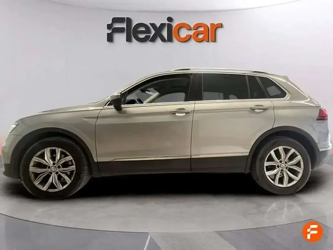 Usado VW Tiguan Sportline 150 CV (110 kW) 2020 Gris SUV
