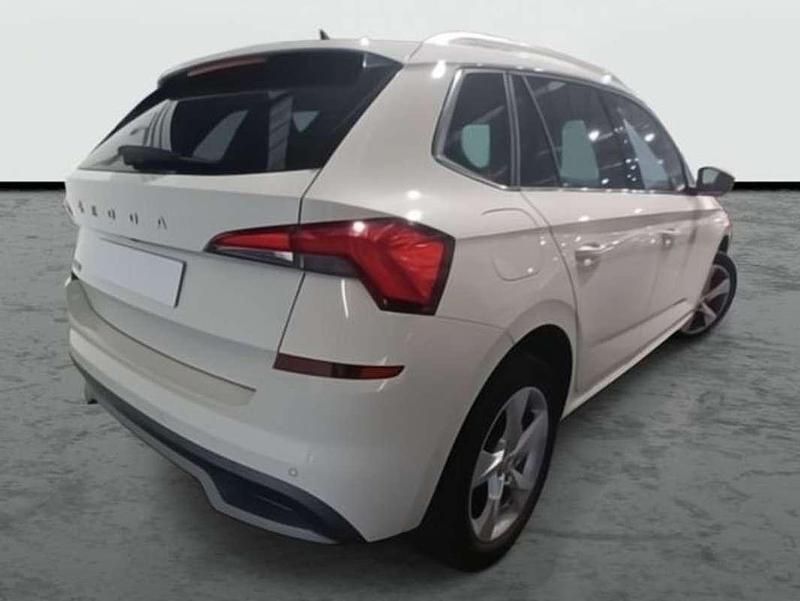 Usado Skoda Kamiq Ambition 110 CV (80 kW) 2023 Blanco SUV