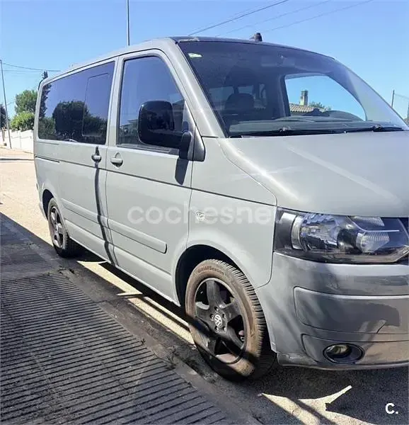 Usado VW Multivan Highline 174 CV (127 kW) 2004 Gris / plata Monovolumen