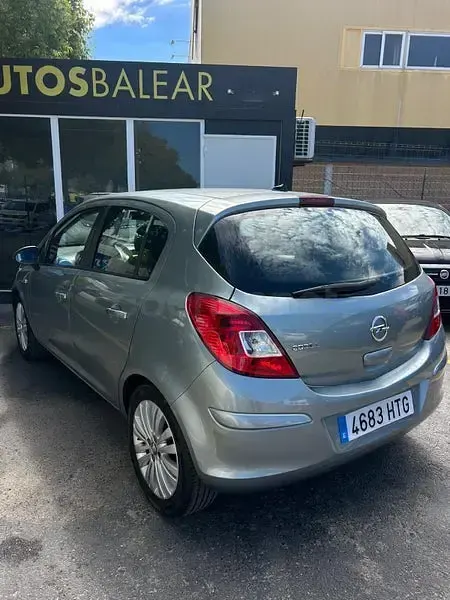 Usado Opel Corsa Selective 85 CV (62 kW) 2013 Azul Utilitario