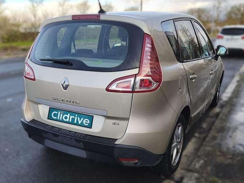 Usado Renault Scénic III 106 CV (77 kW) 2010 Amarillo Monovolumen