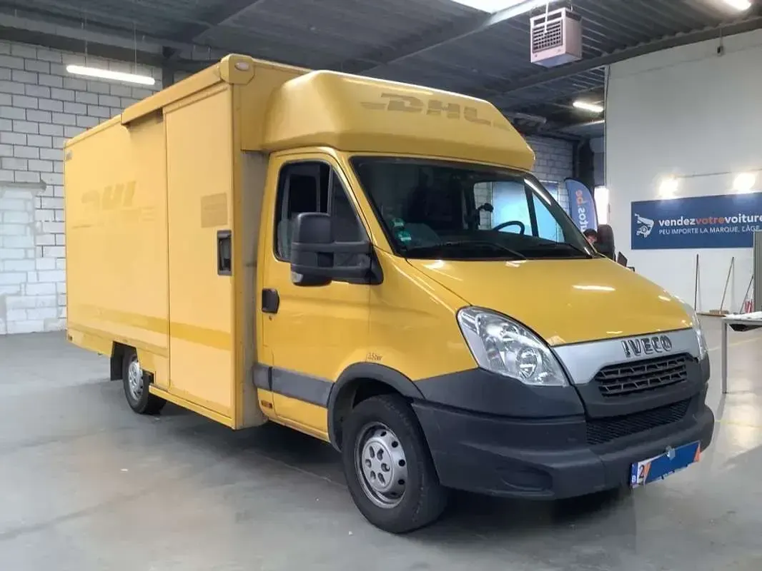 Usado Iveco Daily 126 CV (92 kW) 2015 Amarillo Van