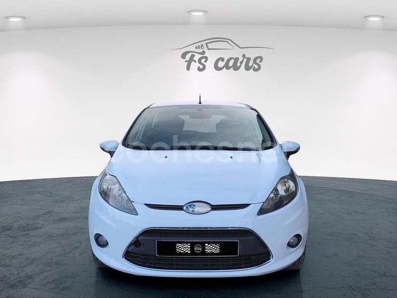 Usado Ford Fiesta Trend 68 CV (50 kW) 2009 Blanco Berlina