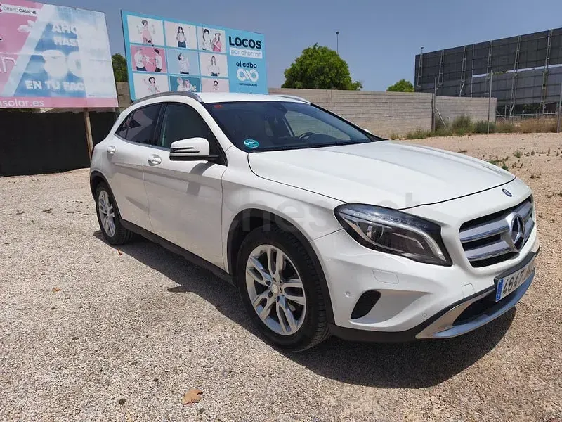 Usado Mercedes GLA200 Urban 136 CV (100 kW) 2016 Blanco SUV