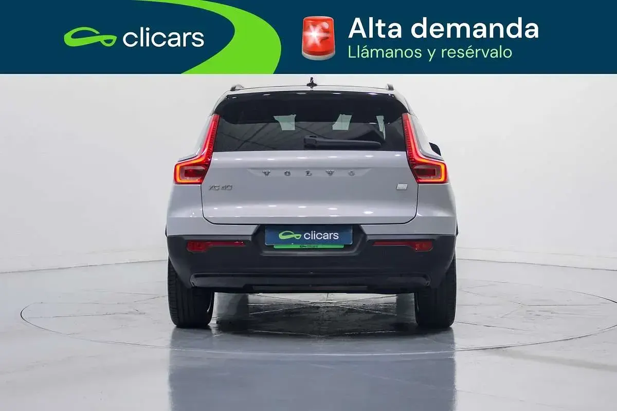 Usado Volvo XC40 Plus 179 CV (131 kW) 2022 Plateado SUV
