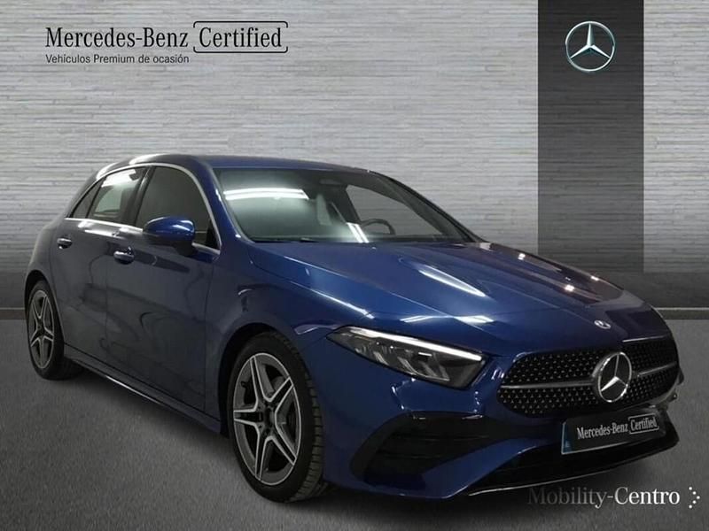 Usado Mercedes A180 AMG line 116 CV (85 kW) 2024 Azul espectra Utilitario