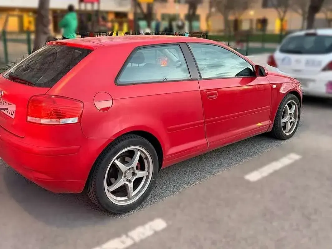 Usado Audi A3 105 CV (77 kW) 2004 Rojo Utilitario