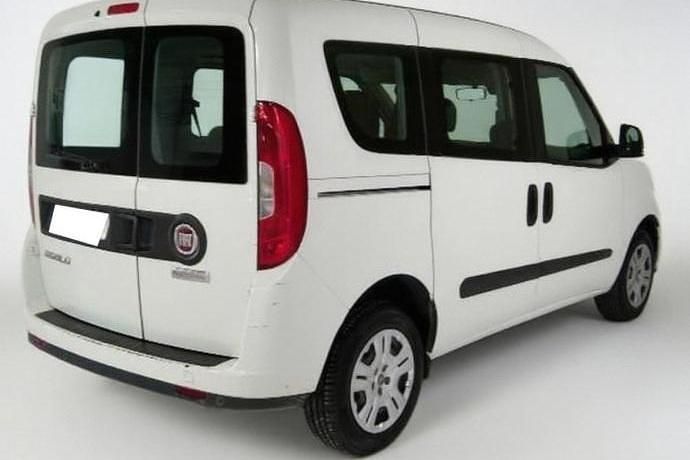 Usado Fiat Doblò 95 CV (69 kW) 2021 Monovolumen