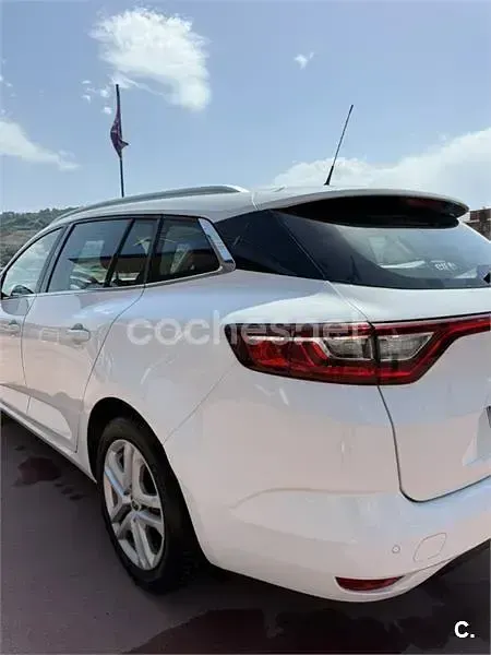 Usado Renault Mégane GrandTour Bose Edition 110 CV (80 kW) 2019 Blanco Familiar