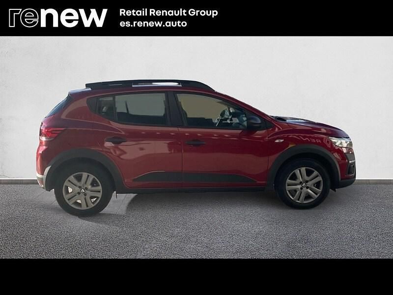 Usado Dacia Sandero Essentiel 100 CV (73 kW) 2021 Rojo Utilitario