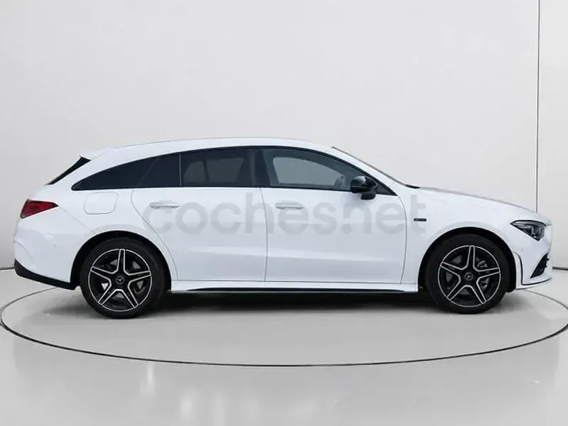 Usado Mercedes CLA250e Shooting Brake 218 CV (160 kW) 2020 Blanco Familiar