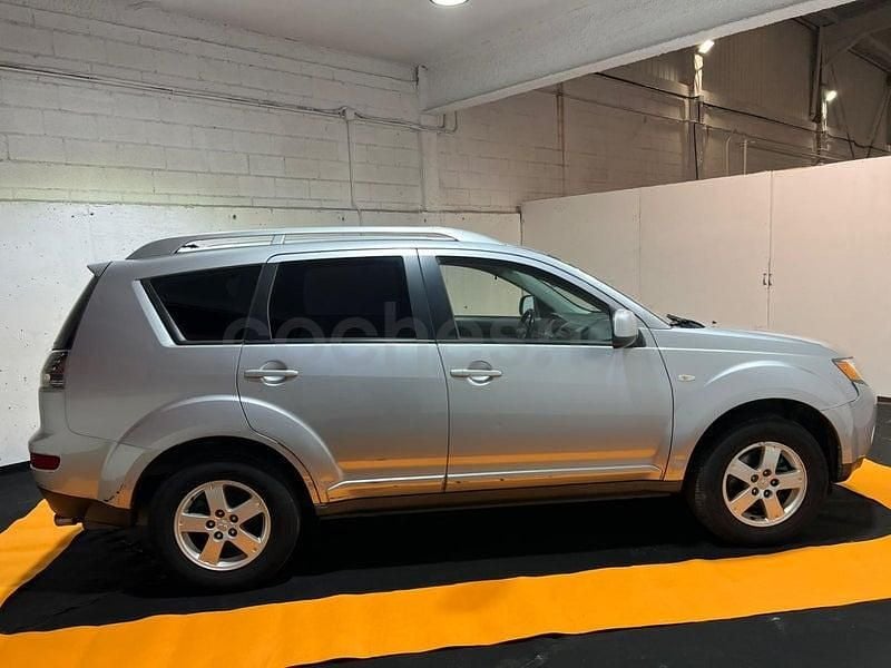 Usado Mitsubishi Outlander Intense 140 CV (102 kW) 2007 Gris / plata SUV