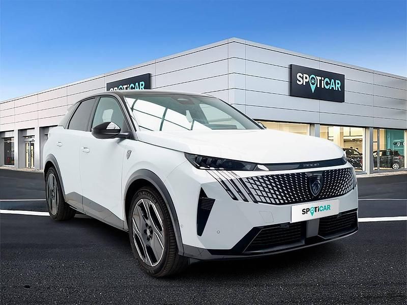 Usado Peugeot e-3008 GT 157 kW (214 CV) 2024 Blanco SUV