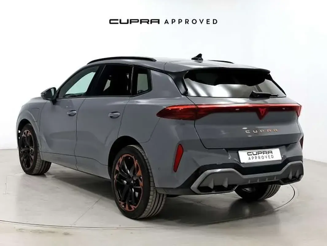 Usado Cupra Terramar VZ2 272 CV (200 kW) 2025 Gris SUV