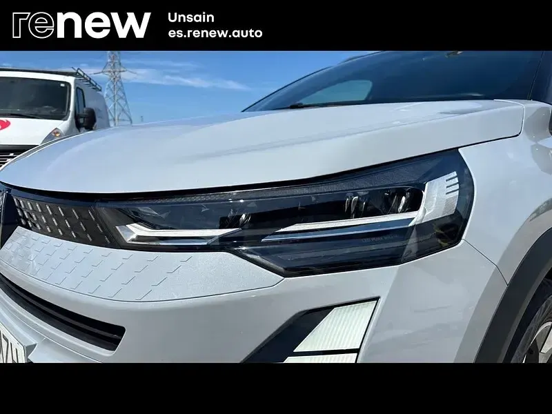 Usado Renault Captur Techno 100 CV (73 kW) 2025 Blanco SUV