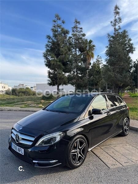 Usado Mercedes B180 109 CV (80 kW) 2015 Negro Monovolumen