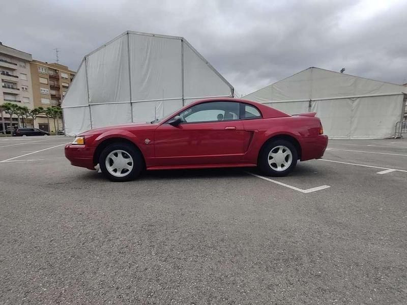 Usado Ford Mustang 152 CV (111 kW) 1999 Rojo Coupe