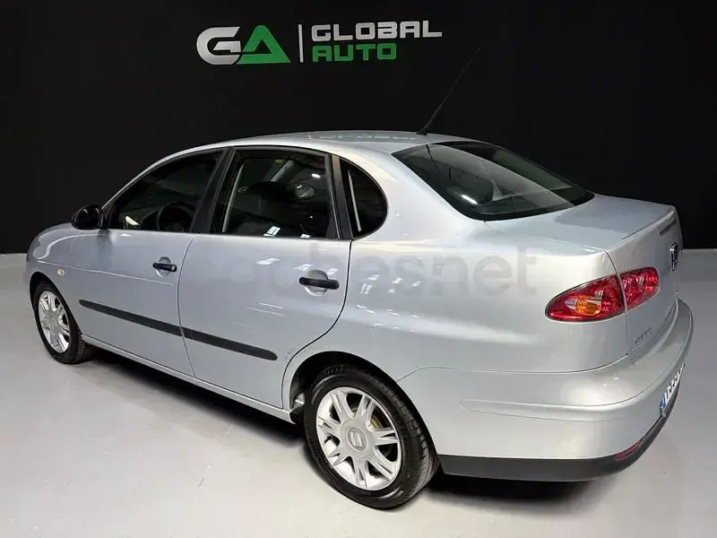 Usado Seat Cordoba Stylance 100 CV (73 kW) 2006 Gris / plata Berlina