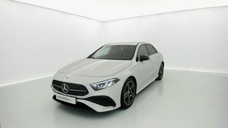Blanco digital Usado 2023 Mercedes A150 AMG line | 28.250 € - Imagen 1/4