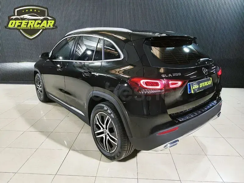 Begagnad Mercedes GLA200 163 HK (119 kW) 2021 Svart SUV