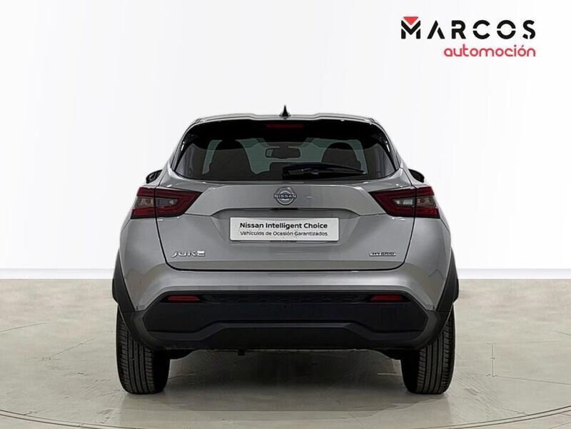 Usado Nissan Juke N-Connecta 145 CV (106 kW) 2022 Plata diamante negro SUV