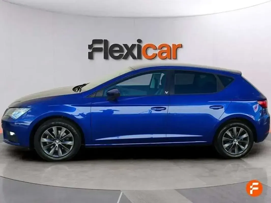 Usado Seat Leon ST Style 131 CV (96 kW) 2019 Azul Familiar