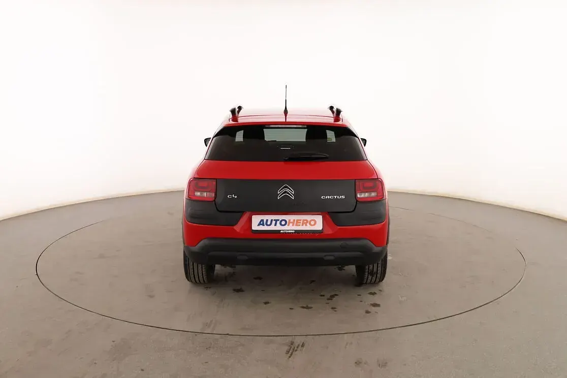 Usado Citroën C4 Feel 82 CV (60 kW) 2017 Rojo SUV