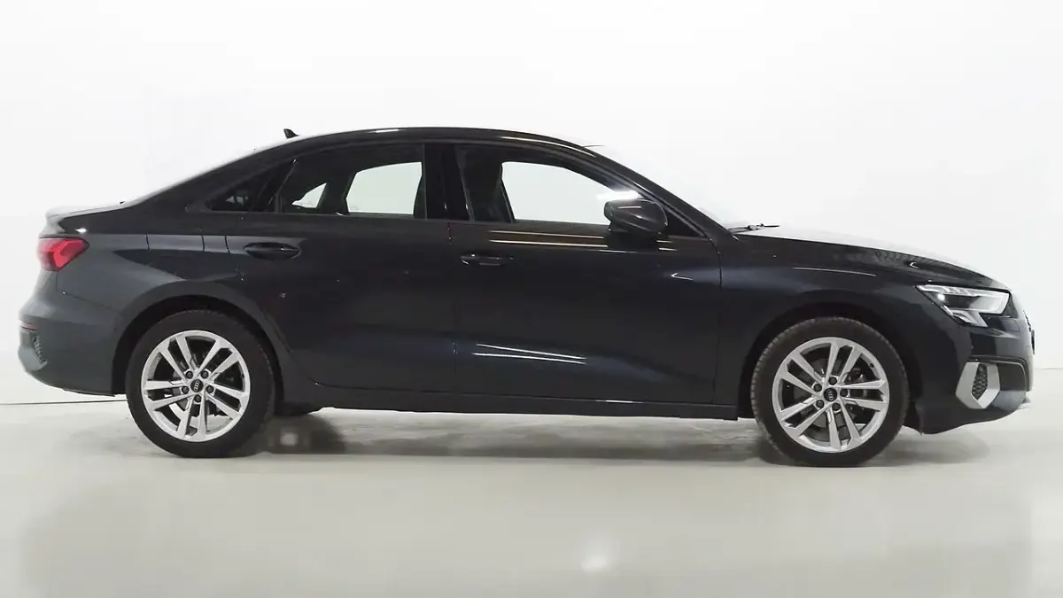 Usado Audi A3 Advanced Plus 116 CV (85 kW) 2023 Gris Berlina