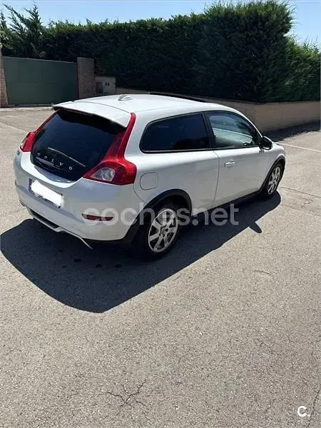 Usado Volvo C30 Momentum 109 CV (80 kW) 2010 Blanco Utilitario