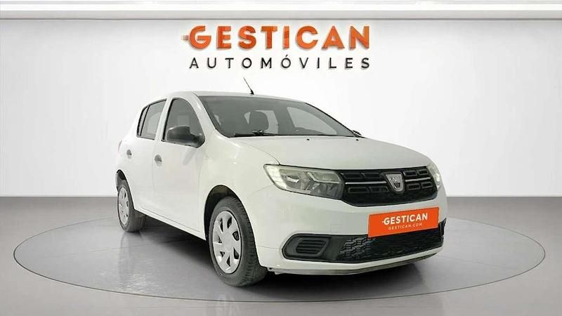Usado Dacia Sandero Acces 75 CV (55 kW) 2019 Blanco Utilitario