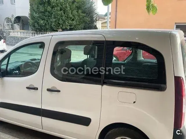 Usado Peugeot Partner Tepee 75 CV (55 kW) 2016 Blanco Monovolumen