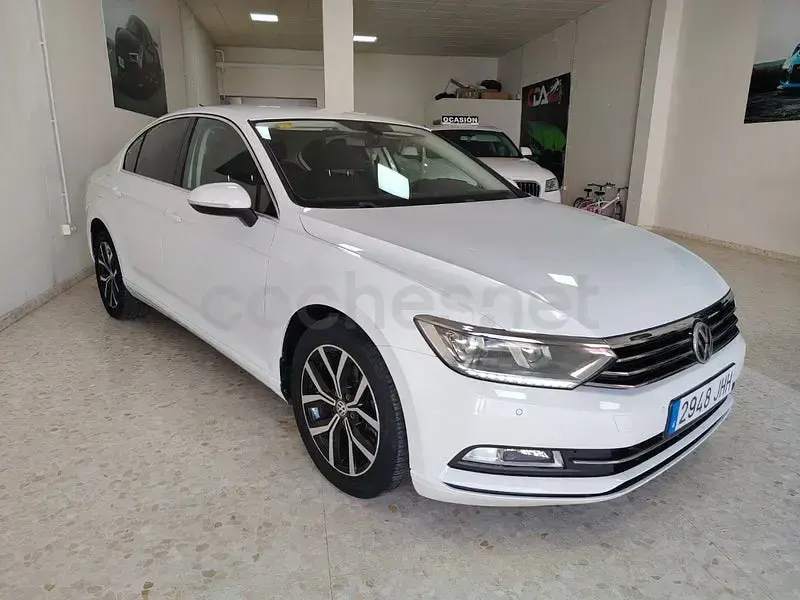 Usado VW Passat Advance 150 CV (110 kW) 2016 Blanco Berlina