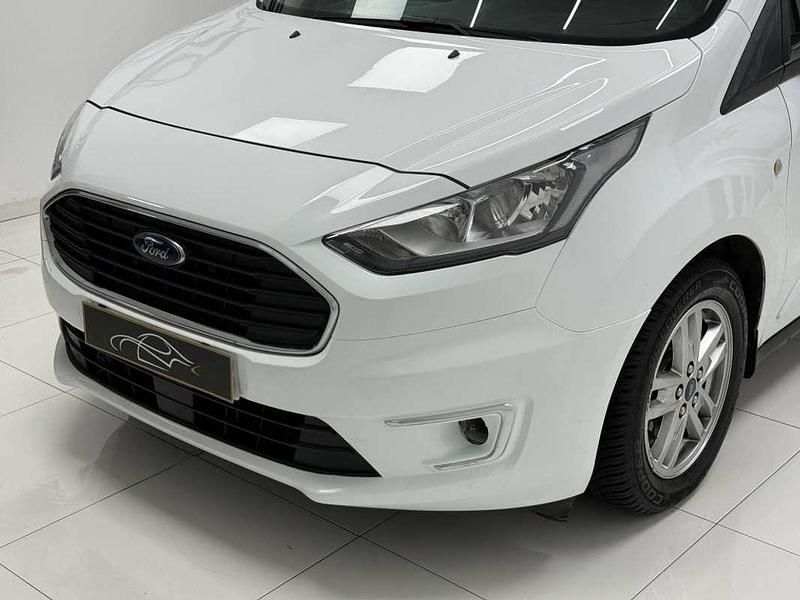 Usado Ford Tourneo Titanium 101 CV (74 kW) 2021 Blanco Monovolumen