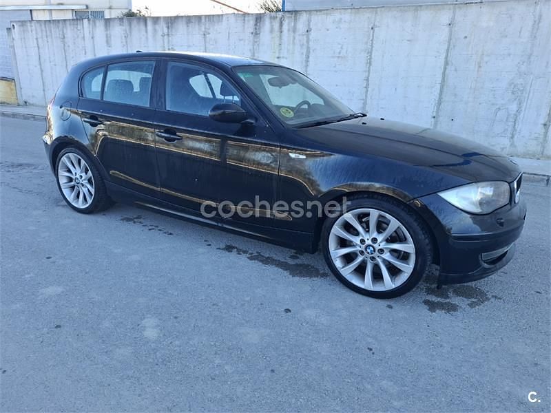 Negro Usado 2008 BMW 118 Utilitario | 6500 € (Precio justo) - Imagen 1/4