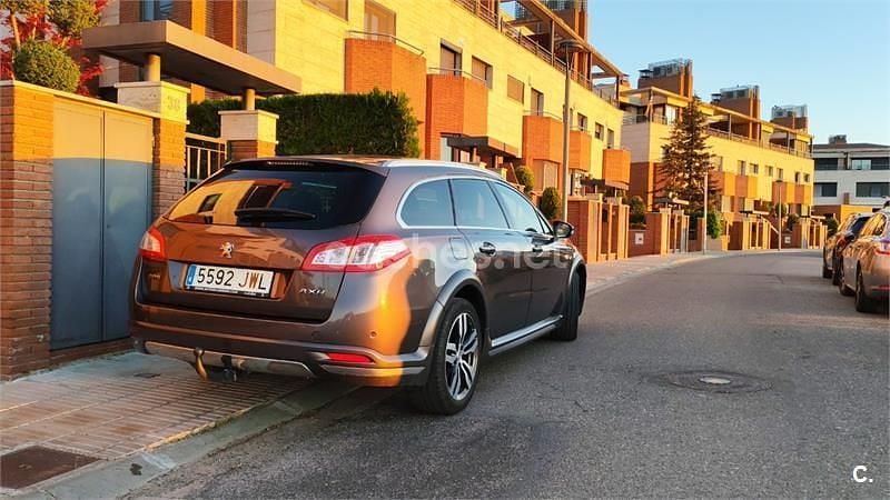 Usado Peugeot 508 RXH 180 CV (132 kW) 2017 Gris / plata Familiar