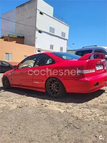 Usado Honda Civic SR 125 CV (91 kW) 2000 Rojo Coupe