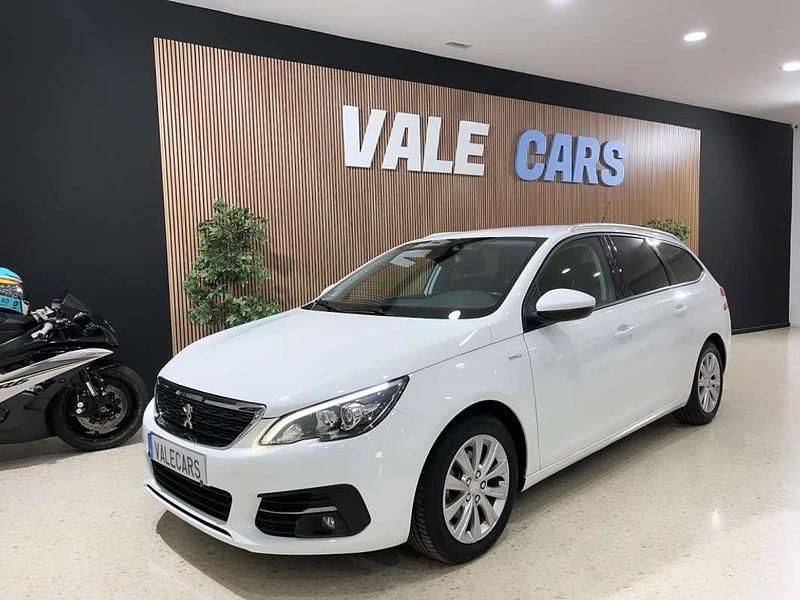 Usado Peugeot 308 SW Active 131 CV (96 kW) 2020 Blanco Familiar