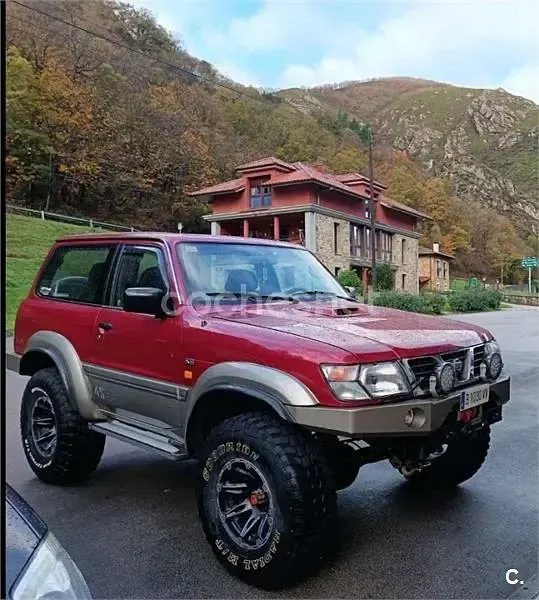 Begagnad Nissan Patrol SE 130 HK (95 kW) 1999 Röd SUV
