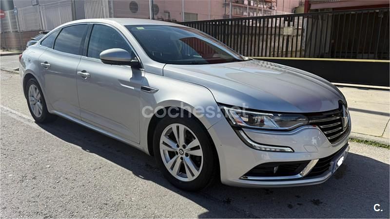 Usado Renault Talisman Intens 130 CV (95 kW) 2016 Gris / plata Berlina