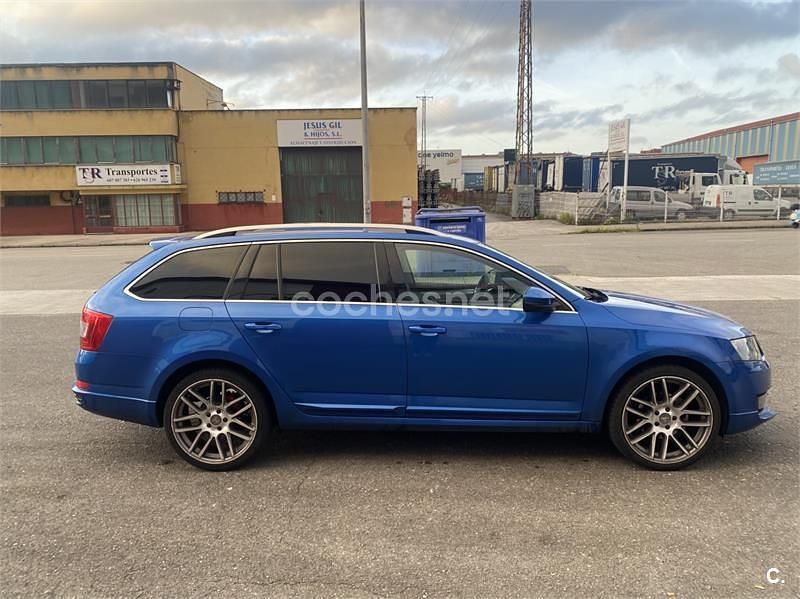 Usado Skoda Octavia Style 150 CV (110 kW) 2017 Azul Familiar