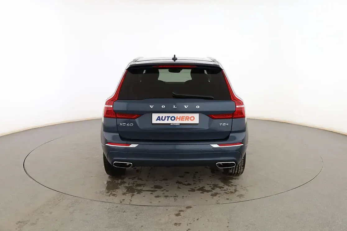 Usado Volvo XC60 Inscription 392 CV (288 kW) 2020 Azul SUV