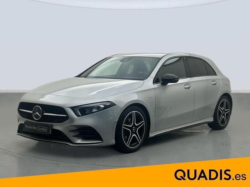 Gris plata Usado 2021 Mercedes A180 Berlina | 26.900 € - Imagen 1/4