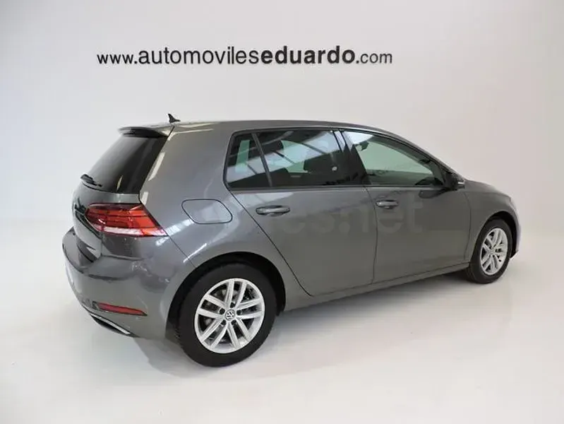 Usado VW Golf VII Advance 150 CV (110 kW) 2020 Gris / plata Berlina