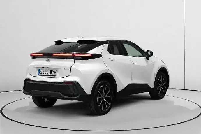 Usado Toyota C-HR 122 CV (89 kW) 2025 SUV