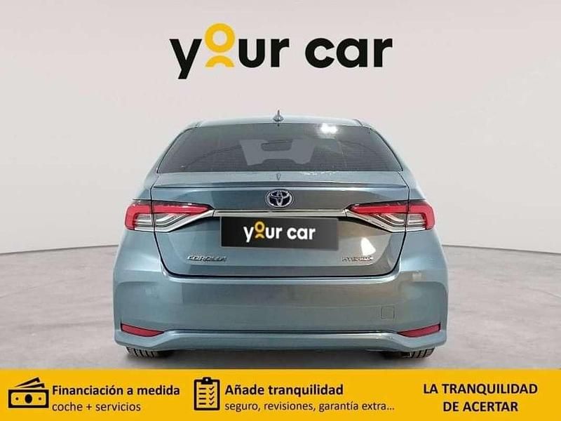 Usado Toyota Corolla Active 122 CV (89 kW) 2022 Gris / plata Berlina