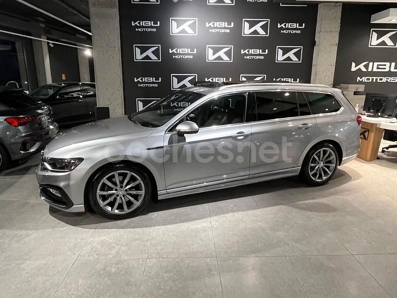 Usado VW Passat R-line 150 CV (110 kW) 2020 Gris / plata Familiar