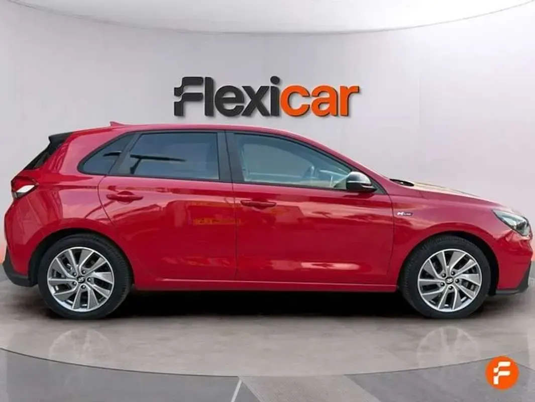 Usado Hyundai i30 N Line 120 CV (88 kW) 2019 Rojo Utilitario